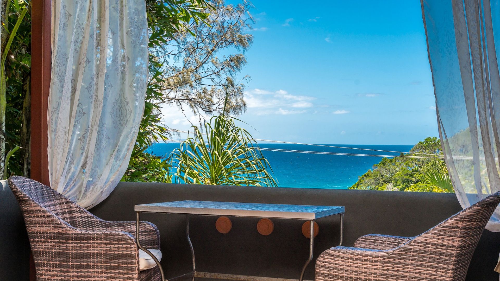 Wategos Retreats Studio – steps from the ocean