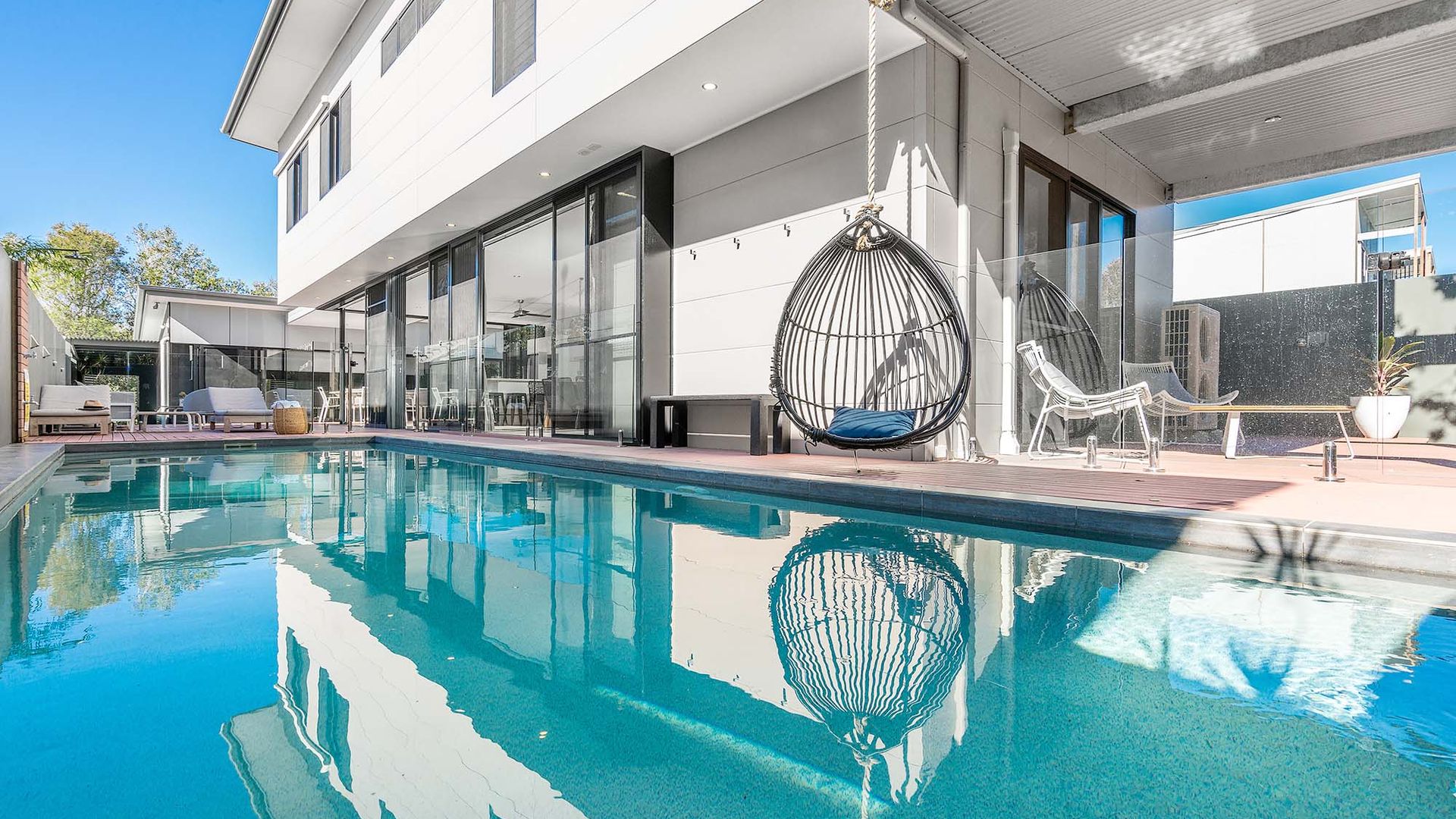 Catalinas – Byron Bay villa near beach with pool