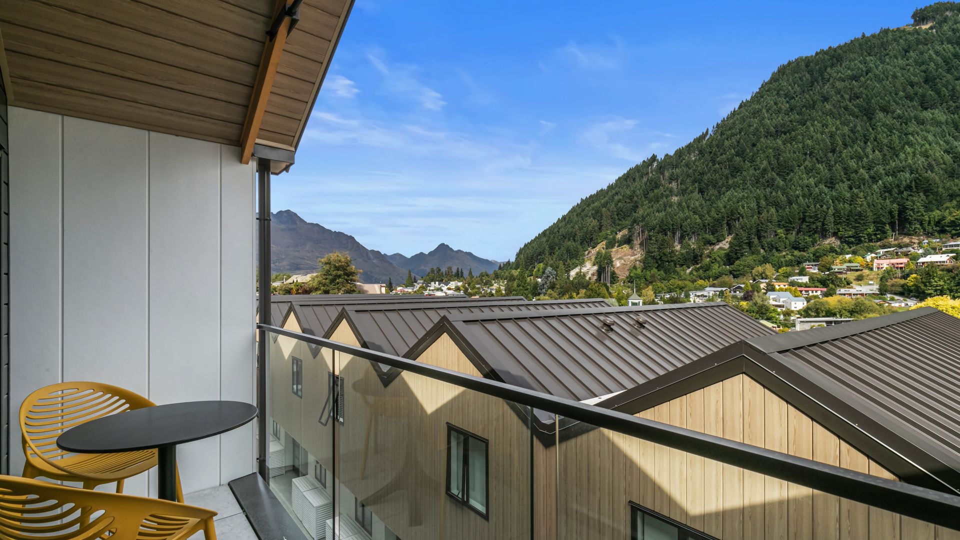 Central Queenstown Apt 13a – walk to town