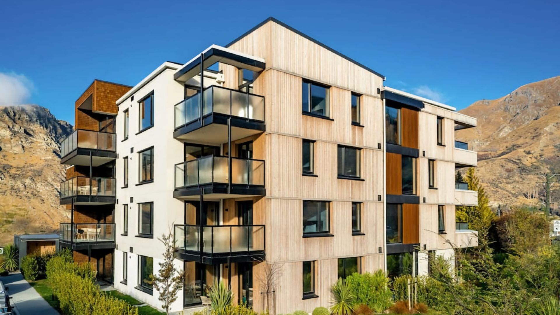 North facing Penthouse apt