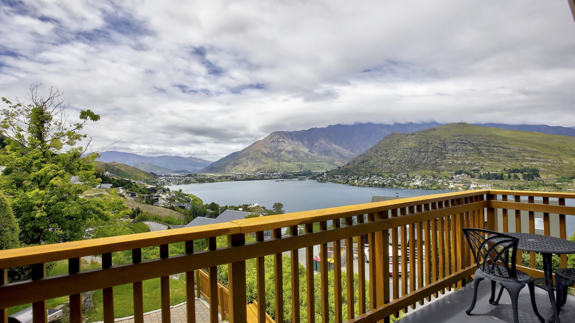 Stunning Lake and Mountain Views