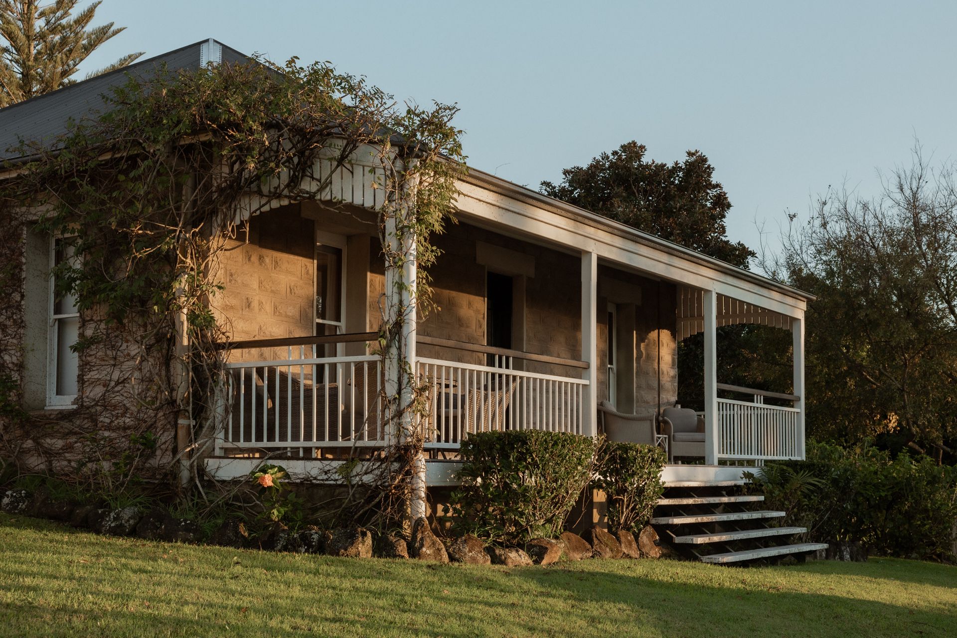 Hinterland House – Lighthouse Cottage