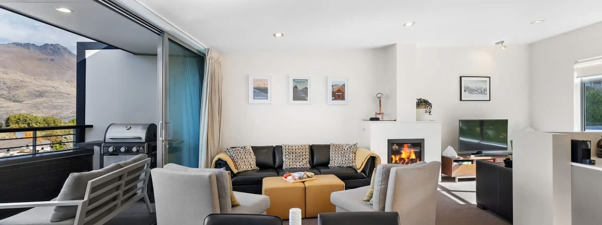 Ono on Thompson with Hot Tub