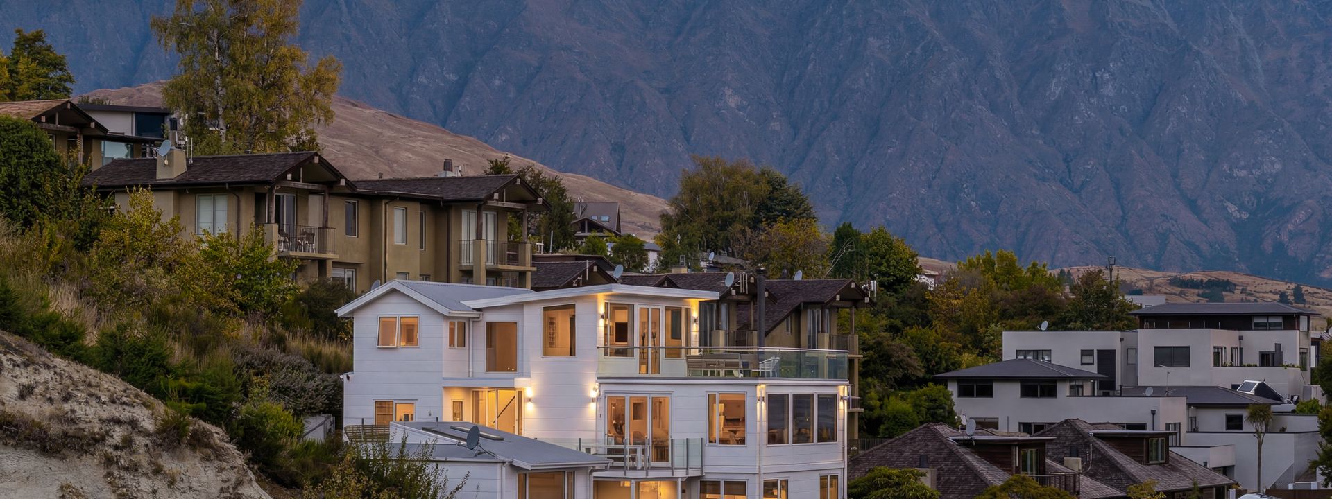 Queenstown Hill House – Full House, Studio & Apartment