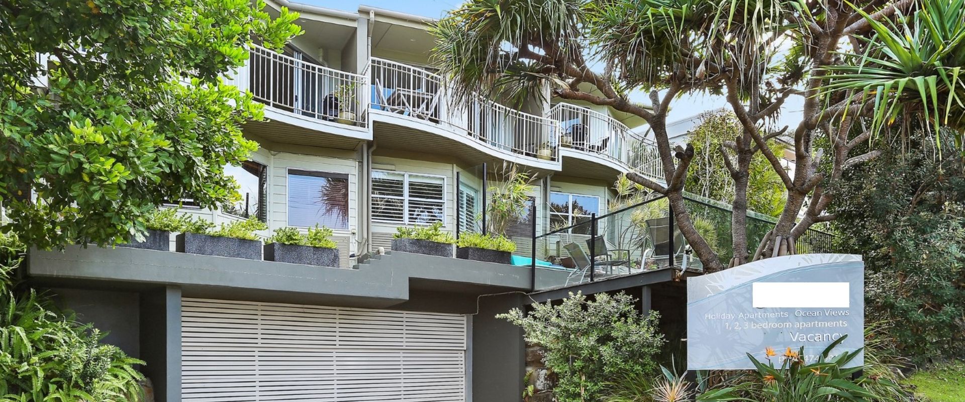 6 Andari – Sweeping Sunshine Beach Views Close to Everything