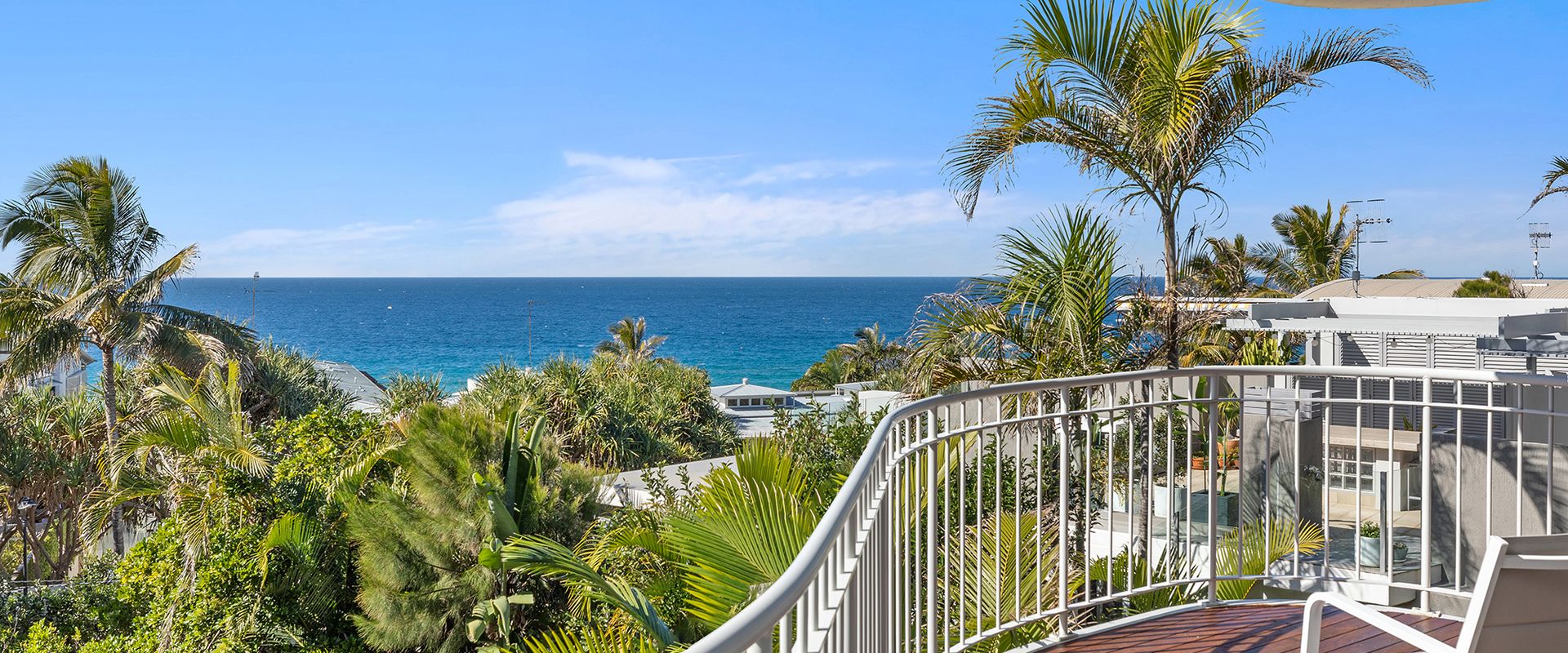 6 Andari – Sweeping Sunshine Beach Views Close to Everything