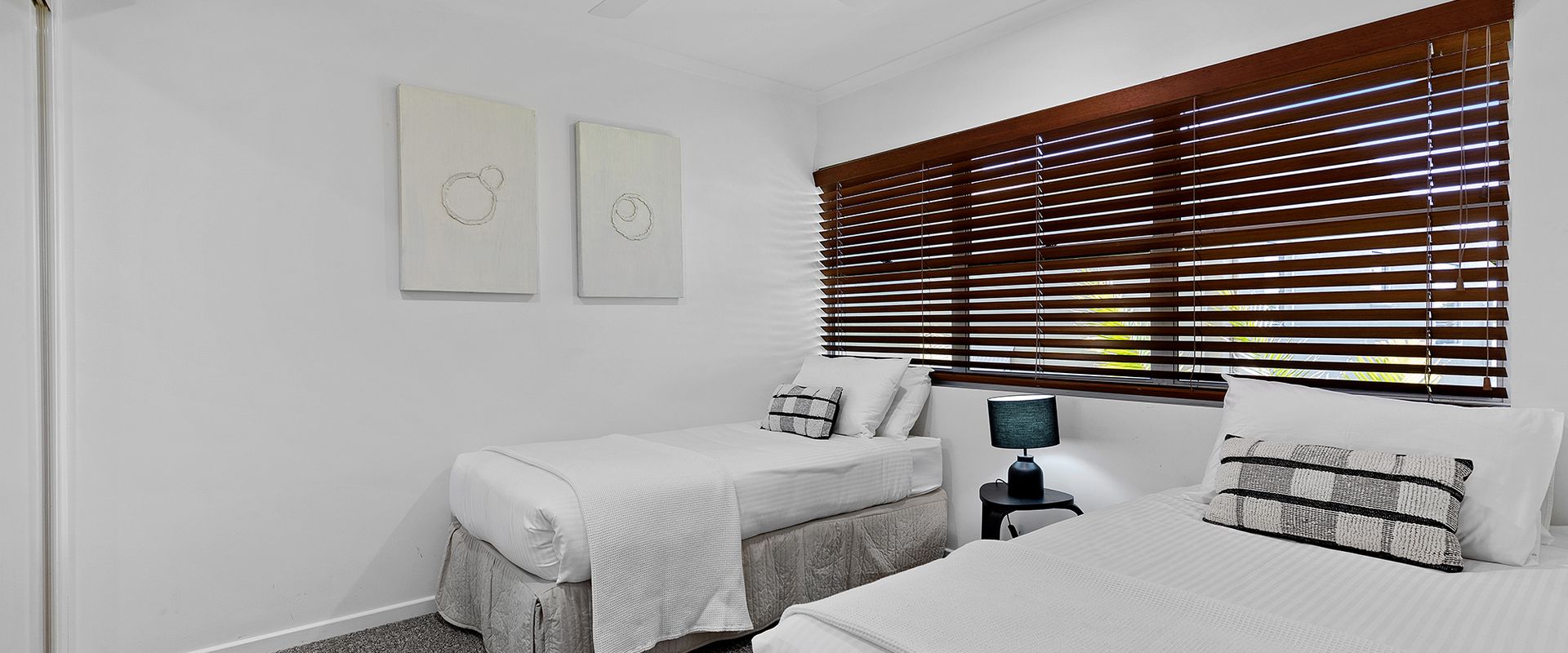 6 Andari – Sweeping Sunshine Beach Views Close to Everything