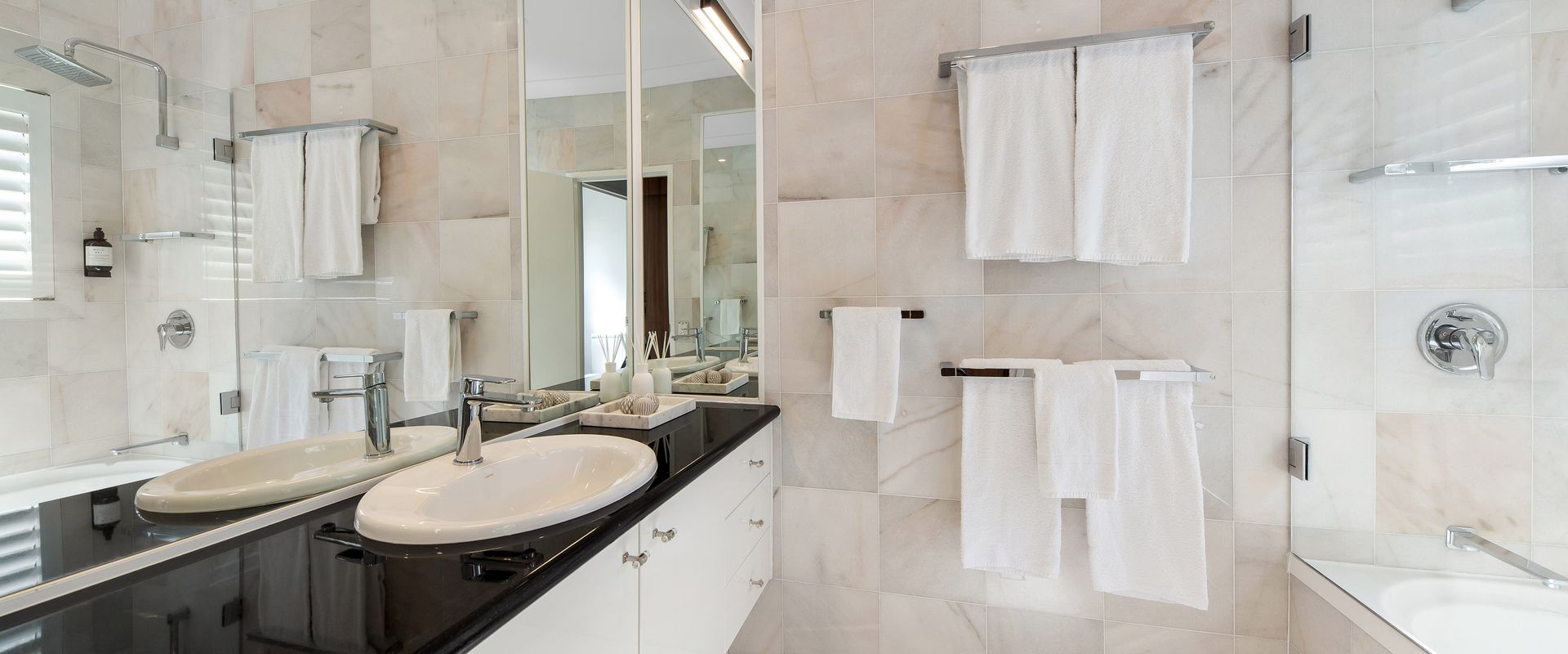 8 Nereus – Stunning & Sophisticated 3 Bedroom