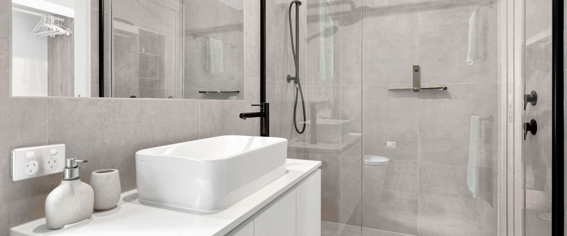 2 Indigo – quality apartment in coveted location 3 Month Rentals