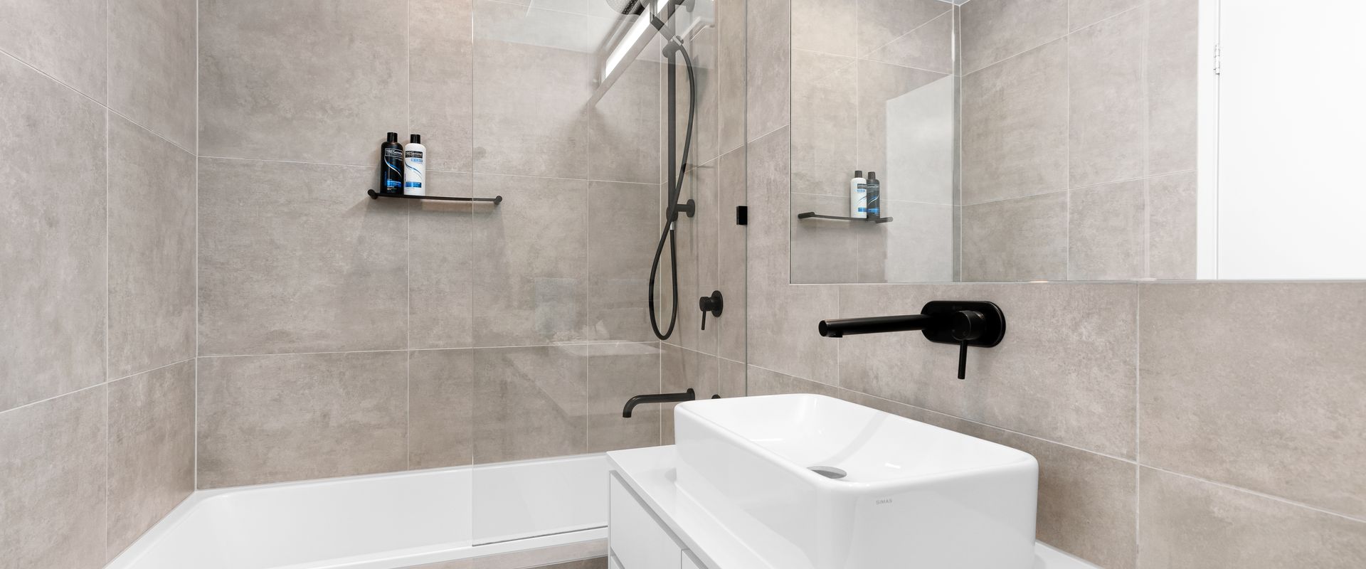 2 Indigo – quality apartment in coveted location 3 Month Rentals