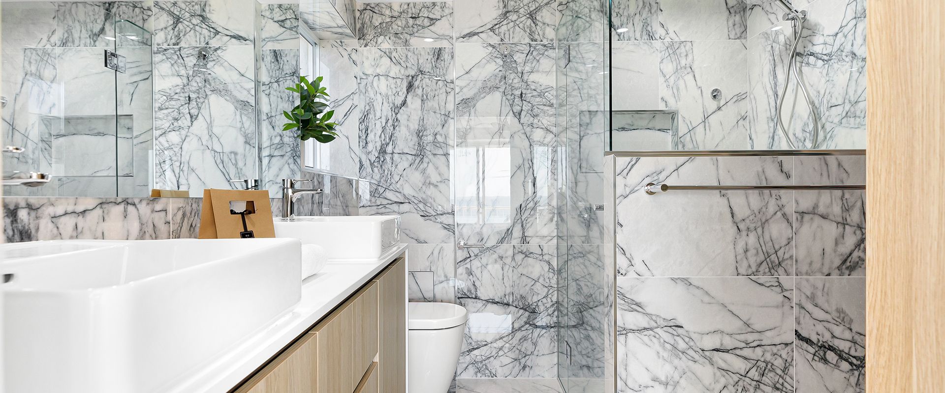 9 La Mer, 5 Belmore Tce – Ultimate Beachside Living