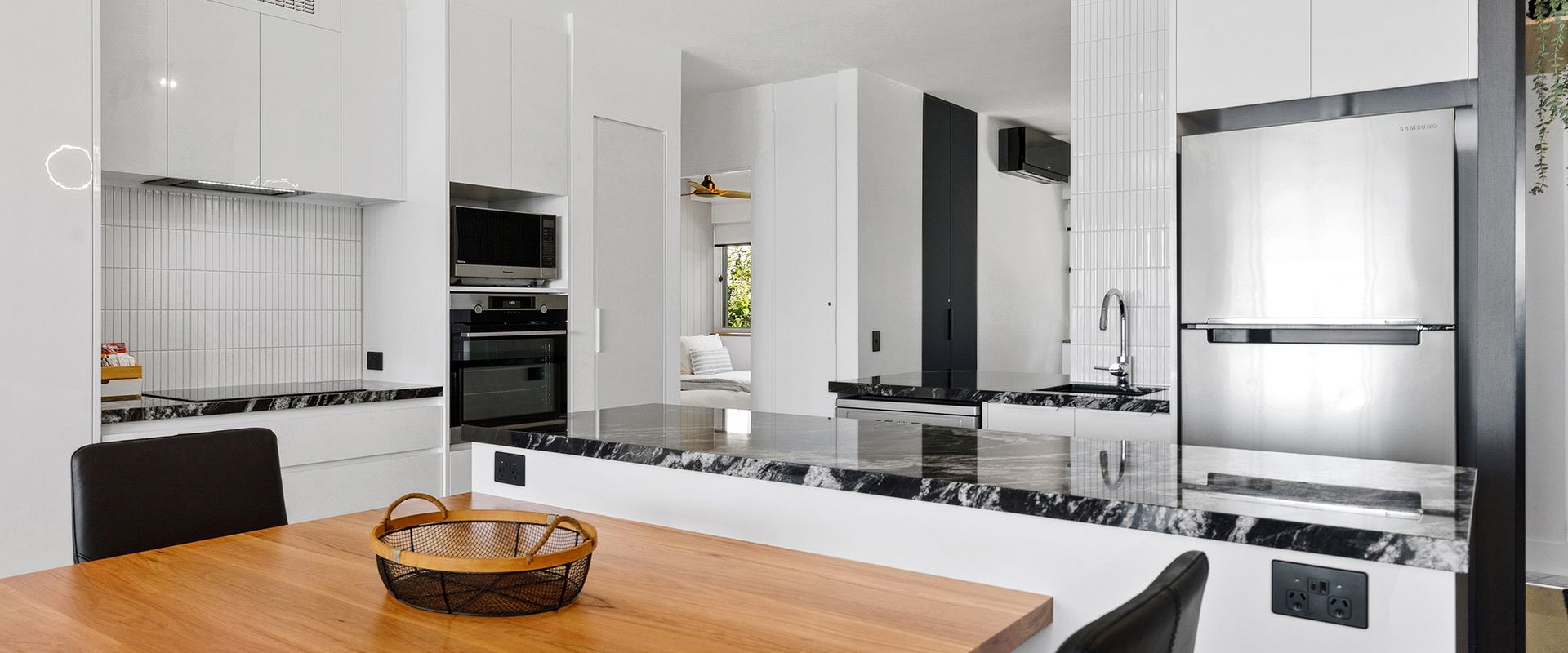 9 La Mer, 5 Belmore Tce – Ultimate Beachside Living