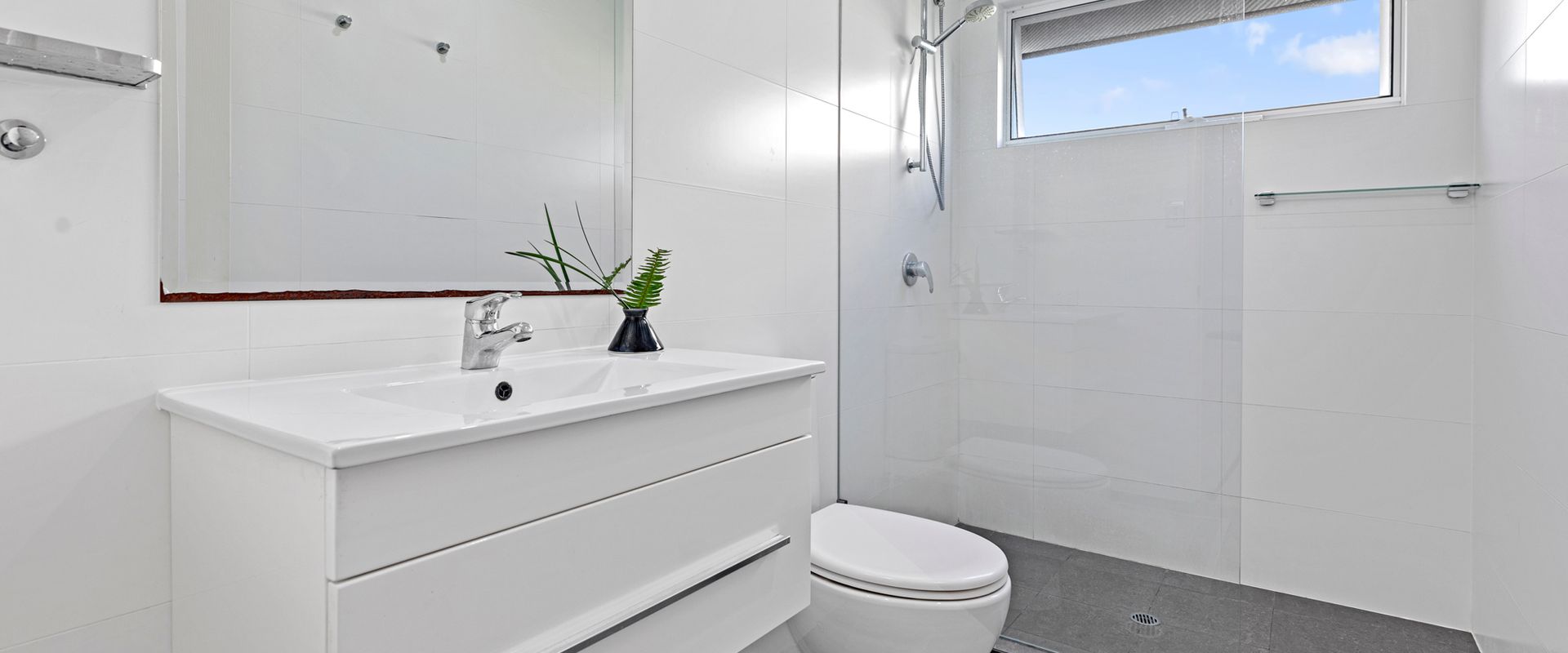 2 Ocean Whisper 16 Solway Drive – Dog Friendly Tropical Oasis