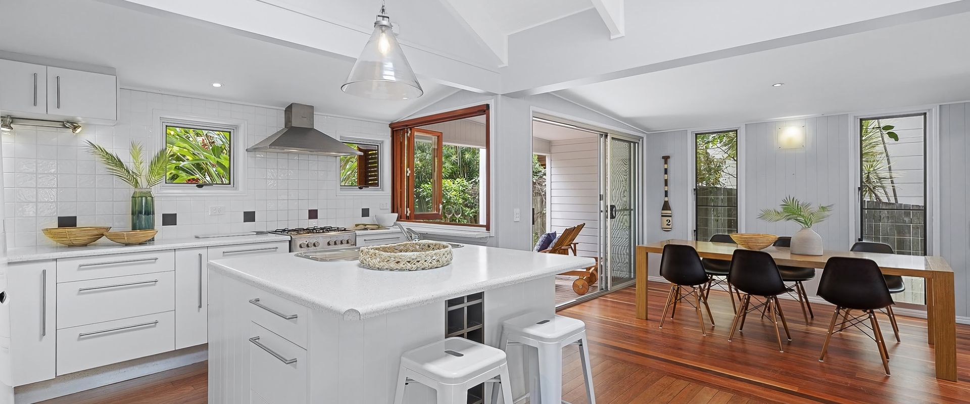 26 Dwyer St – Great Family Beach House!