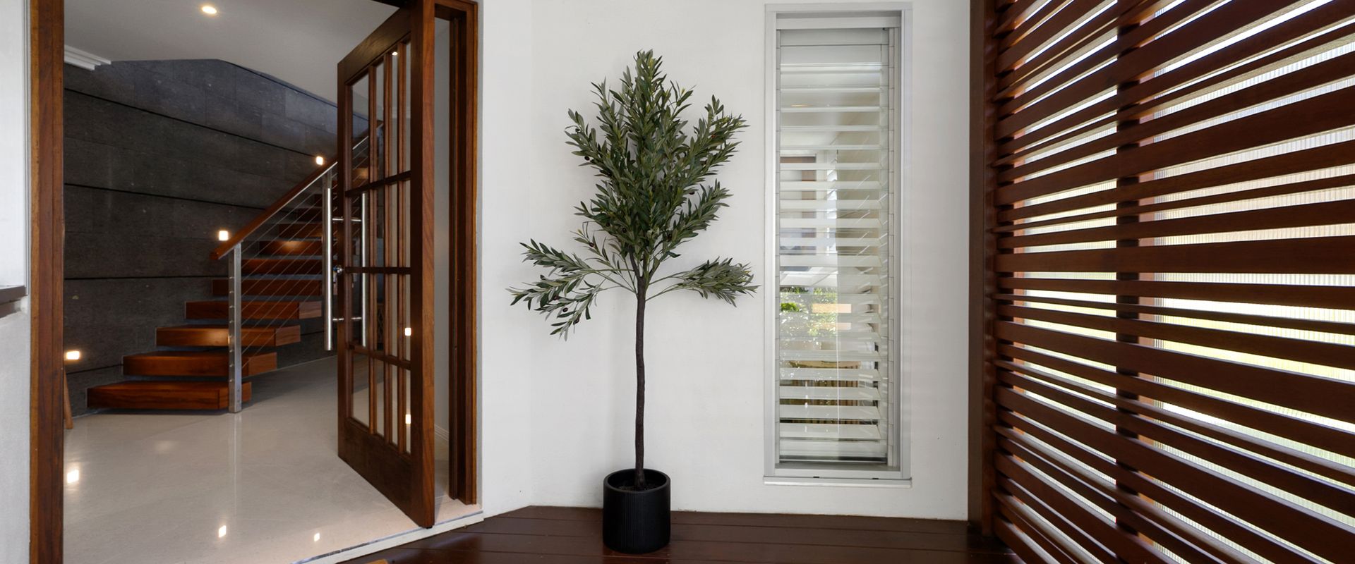 2 Allure, 20 Belmore Tce – Stylish Coastal Retreat