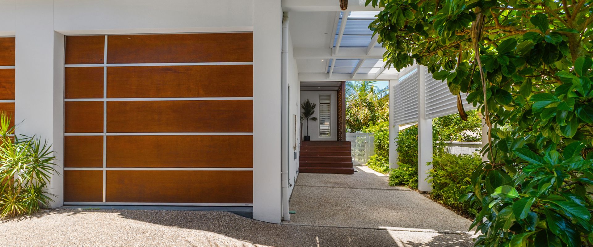 2 Allure, 20 Belmore Tce – Stylish Coastal Retreat