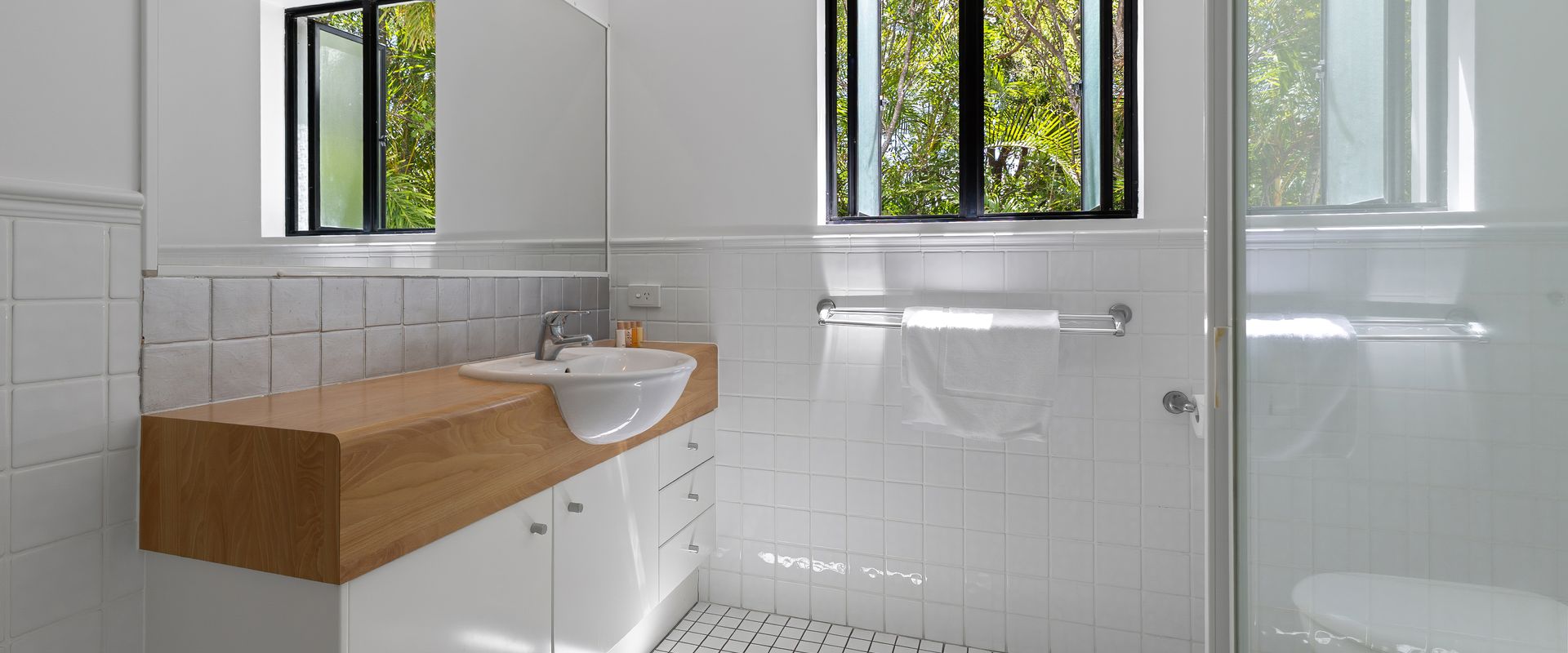 3 Hilltop Villas – White Water Views from the Heart of Sunshine