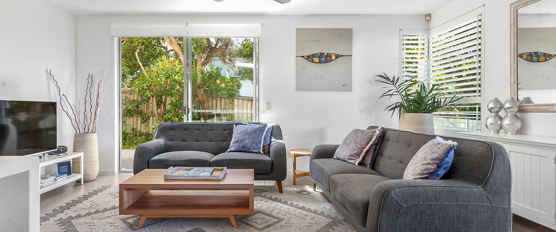 1 Alpha – Huge wrap-around balcony all on one level