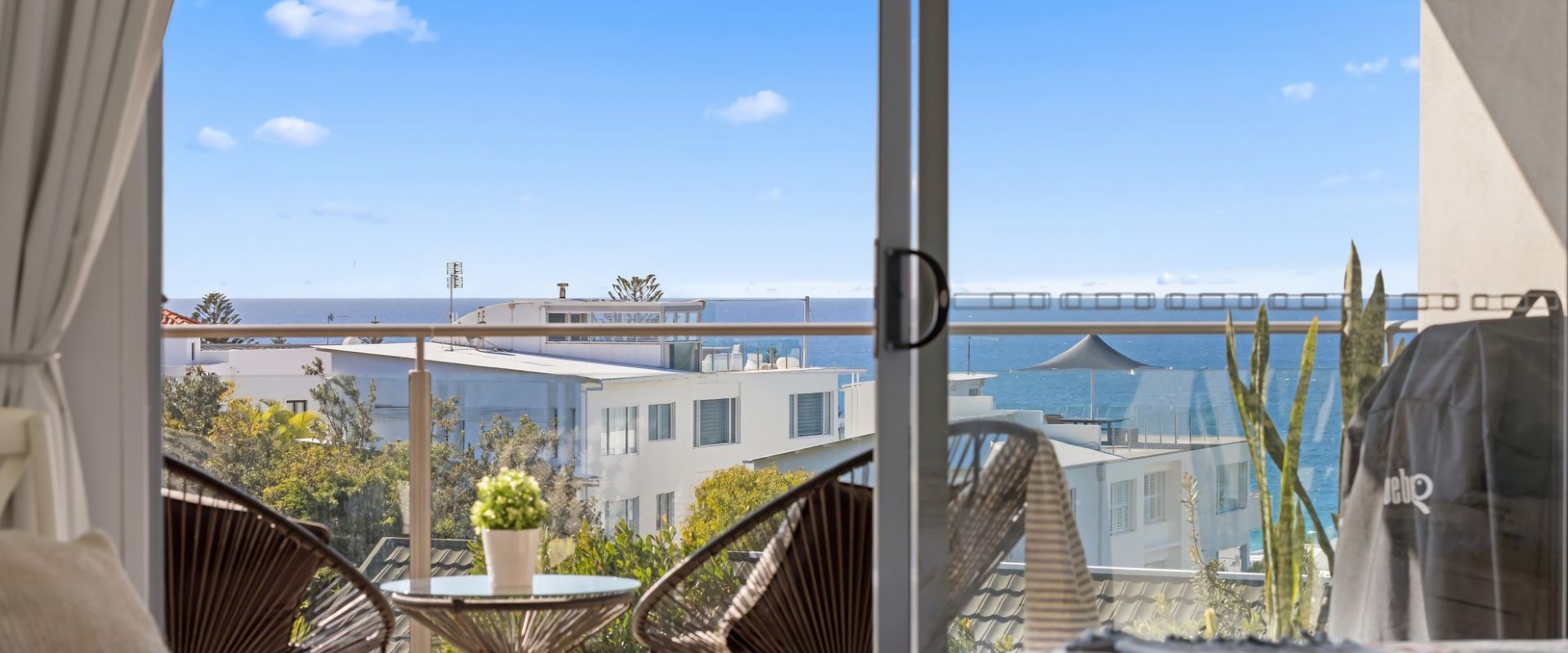 3 Alpha on Elanda – Stunning Ocean View Apartment