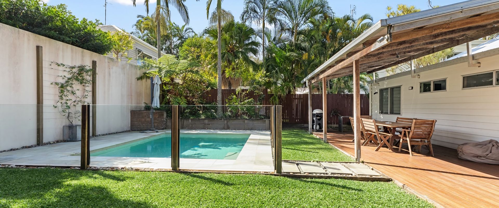 7 Depper – Cosy Beach House in Central Sunshine Beach