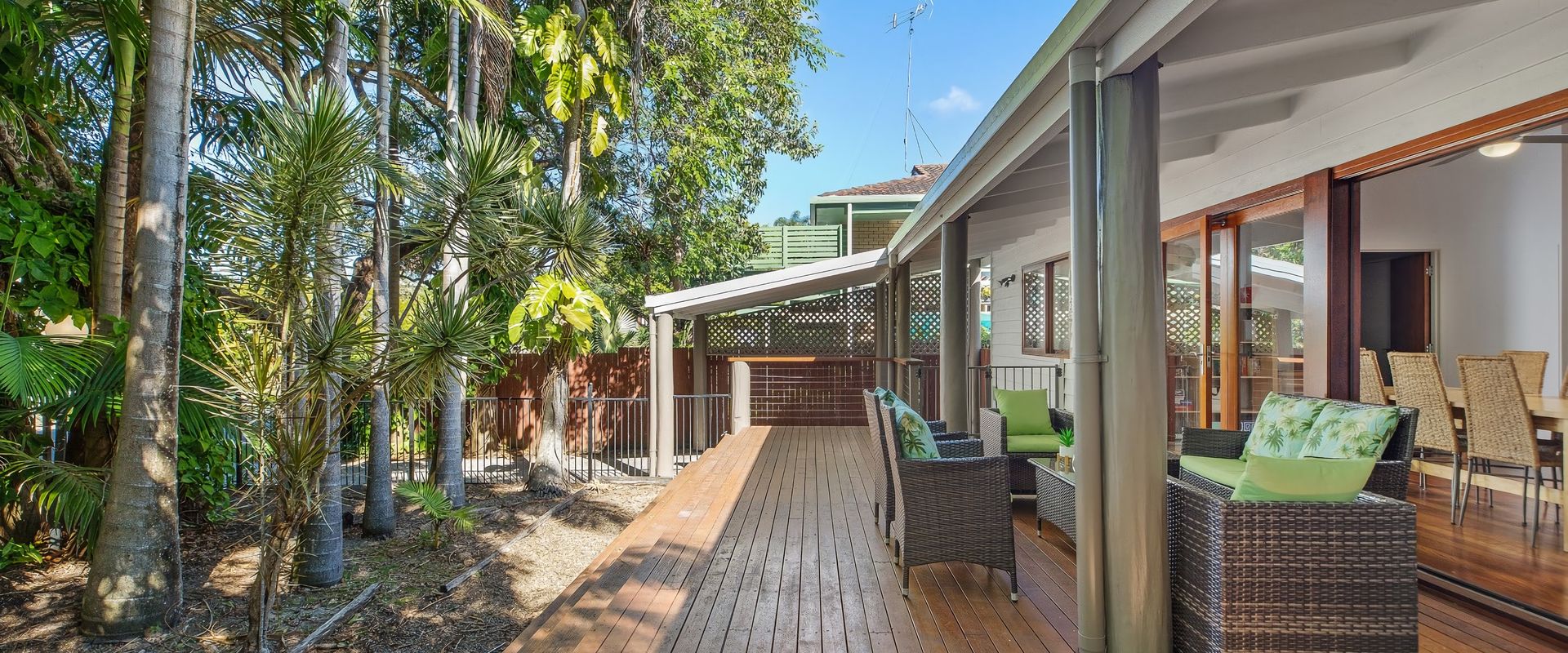 7 Depper – Cosy Beach House in Central Sunshine Beach