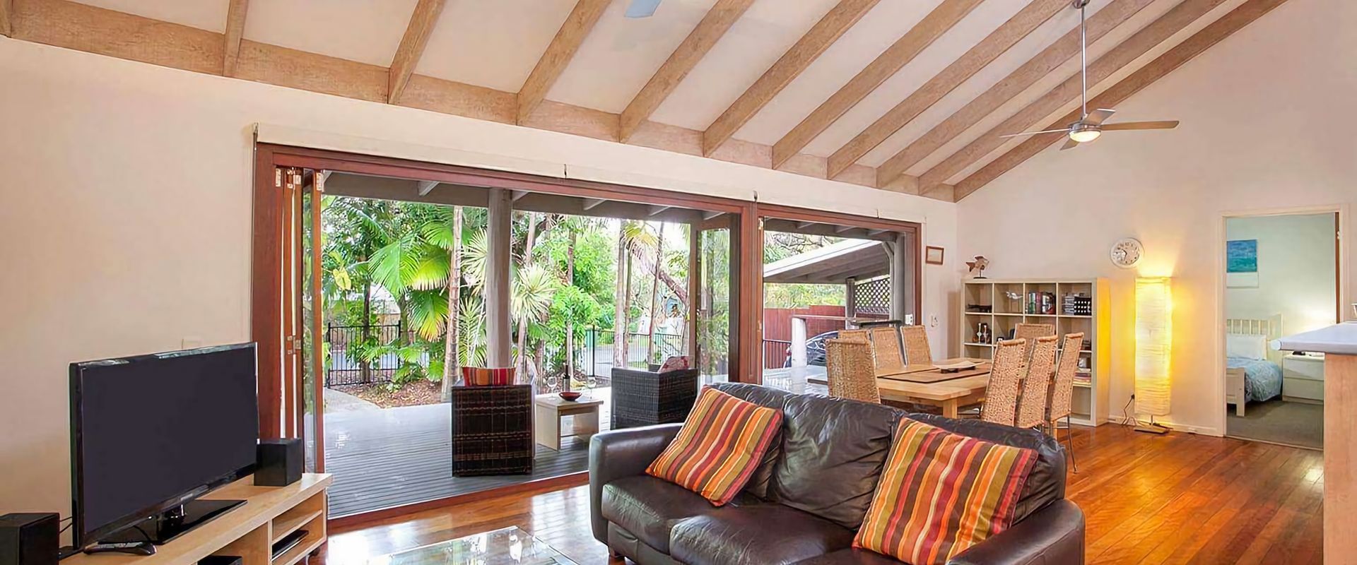 7 Depper – Cosy Beach House in Central Sunshine Beach