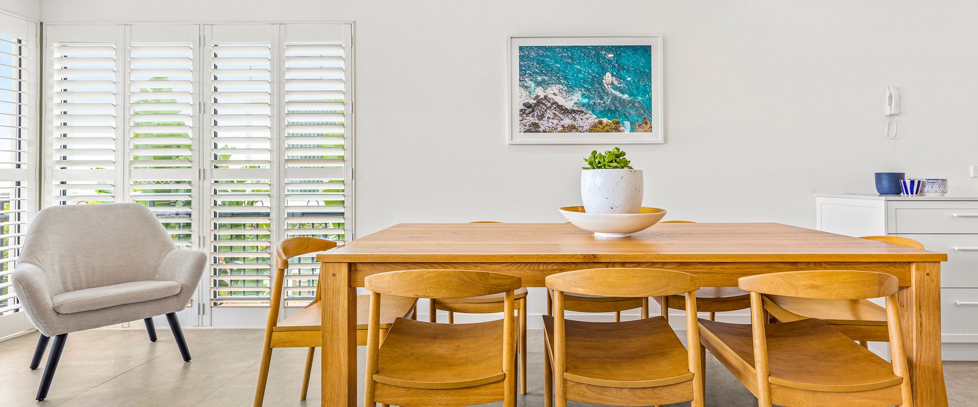 6 Seabreeze – Spacious Newly Renovated Apartment with Ocean Views
