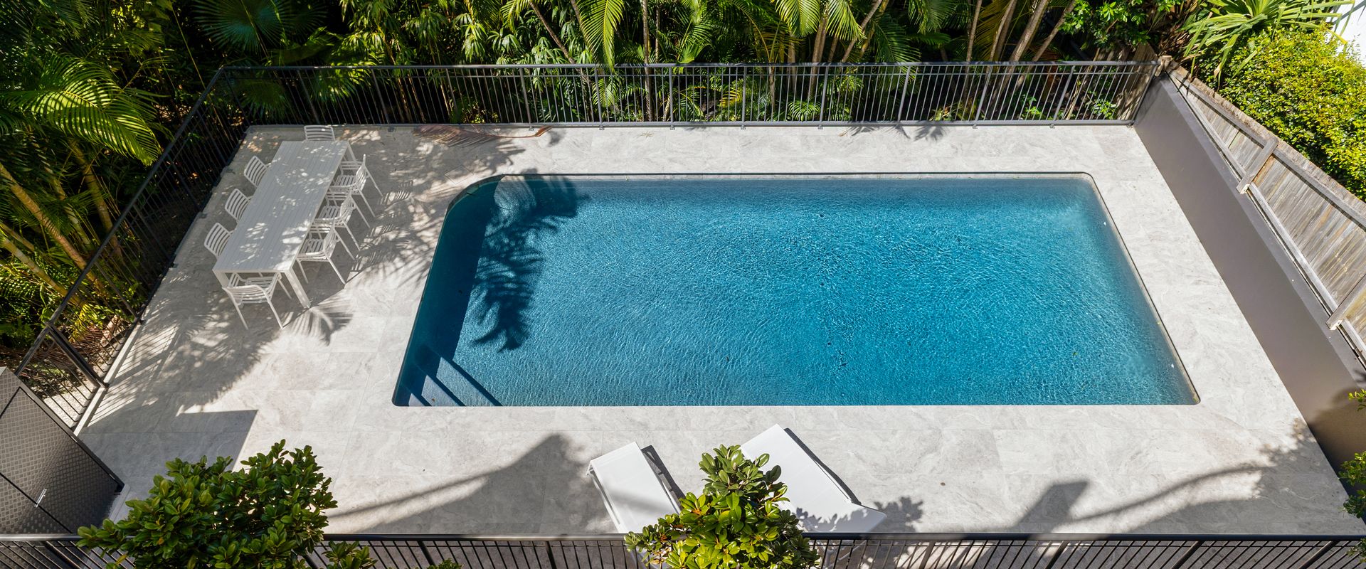 6 Seabreeze – Spacious Newly Renovated Apartment with Ocean Views