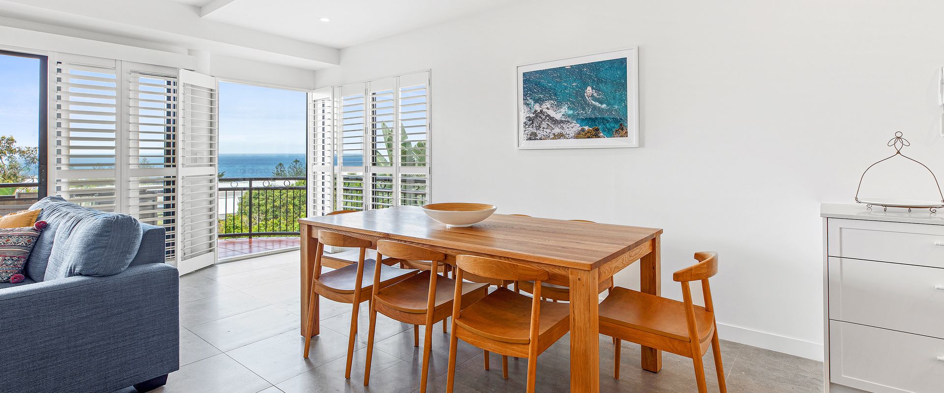 6 Seabreeze – Spacious Newly Renovated Apartment with Ocean Views