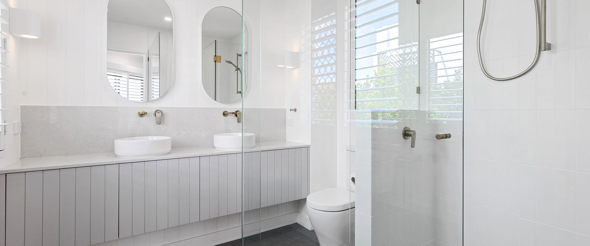 6 Seabreeze – Spacious Newly Renovated Apartment with Ocean Views