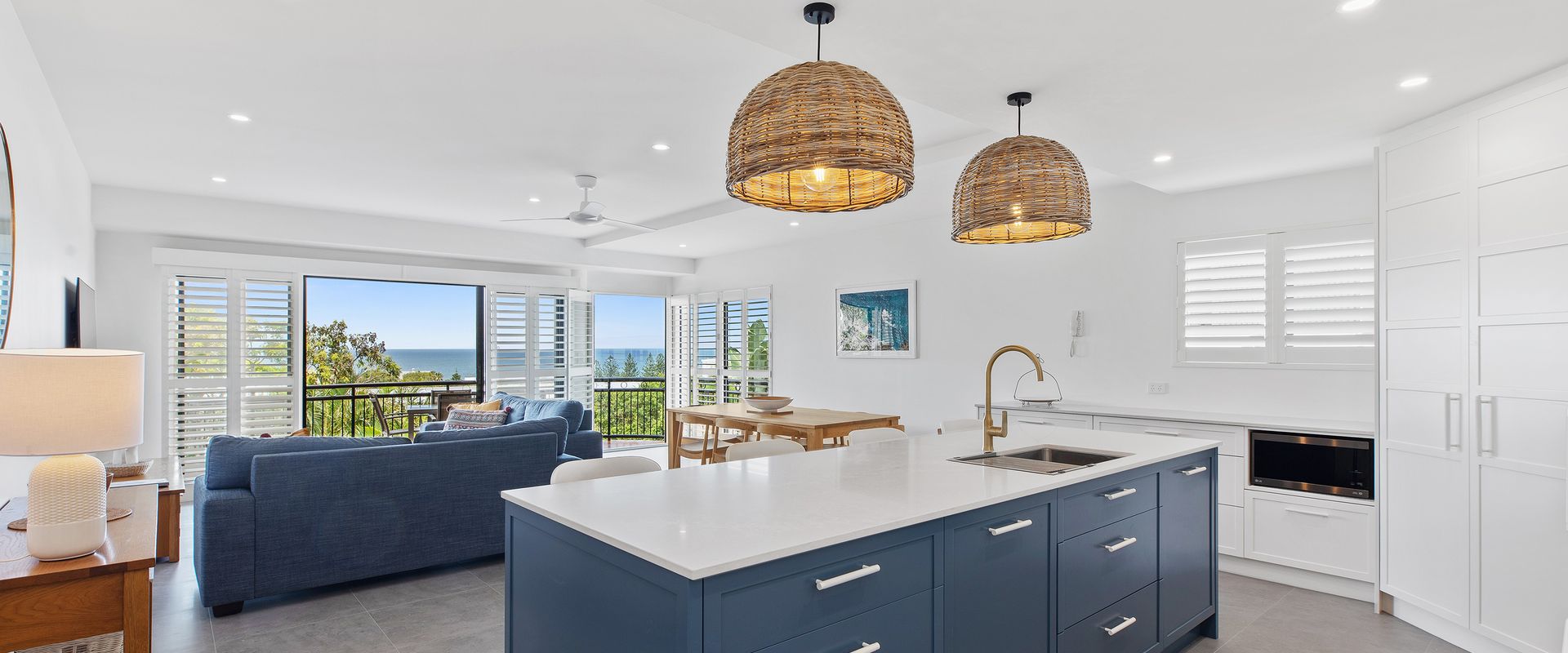 6 Seabreeze – Spacious Newly Renovated Apartment with Ocean Views