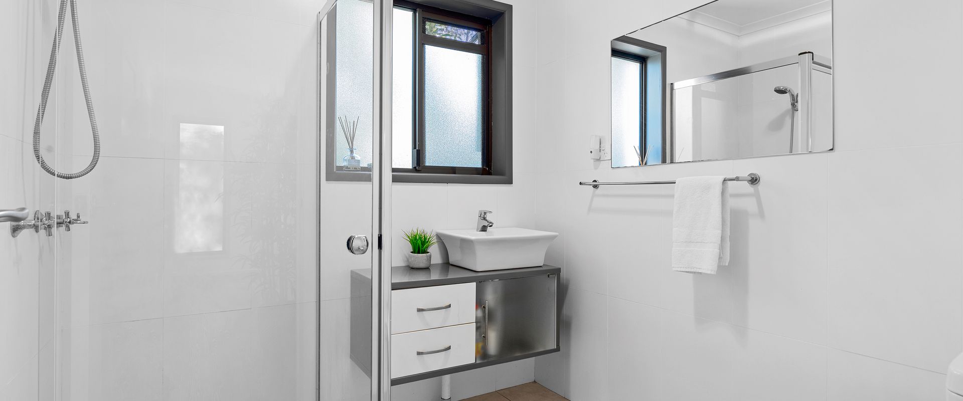1 Graebill – Light & Spacious Duplex