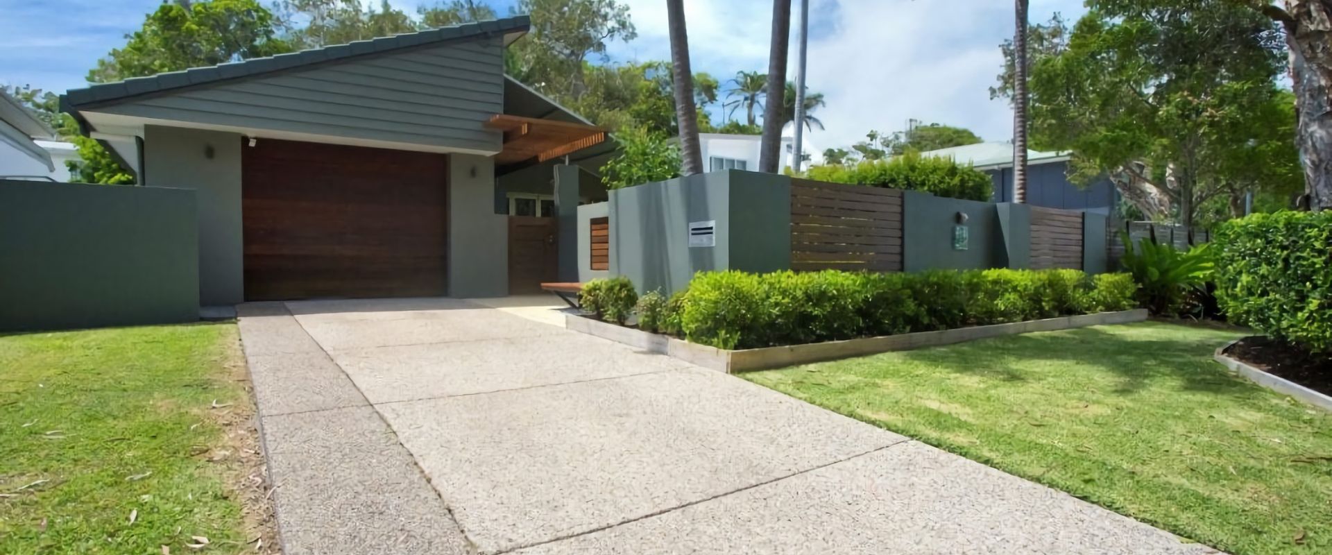 15 Depper St – Charming Beach Side Home in Lovely Location