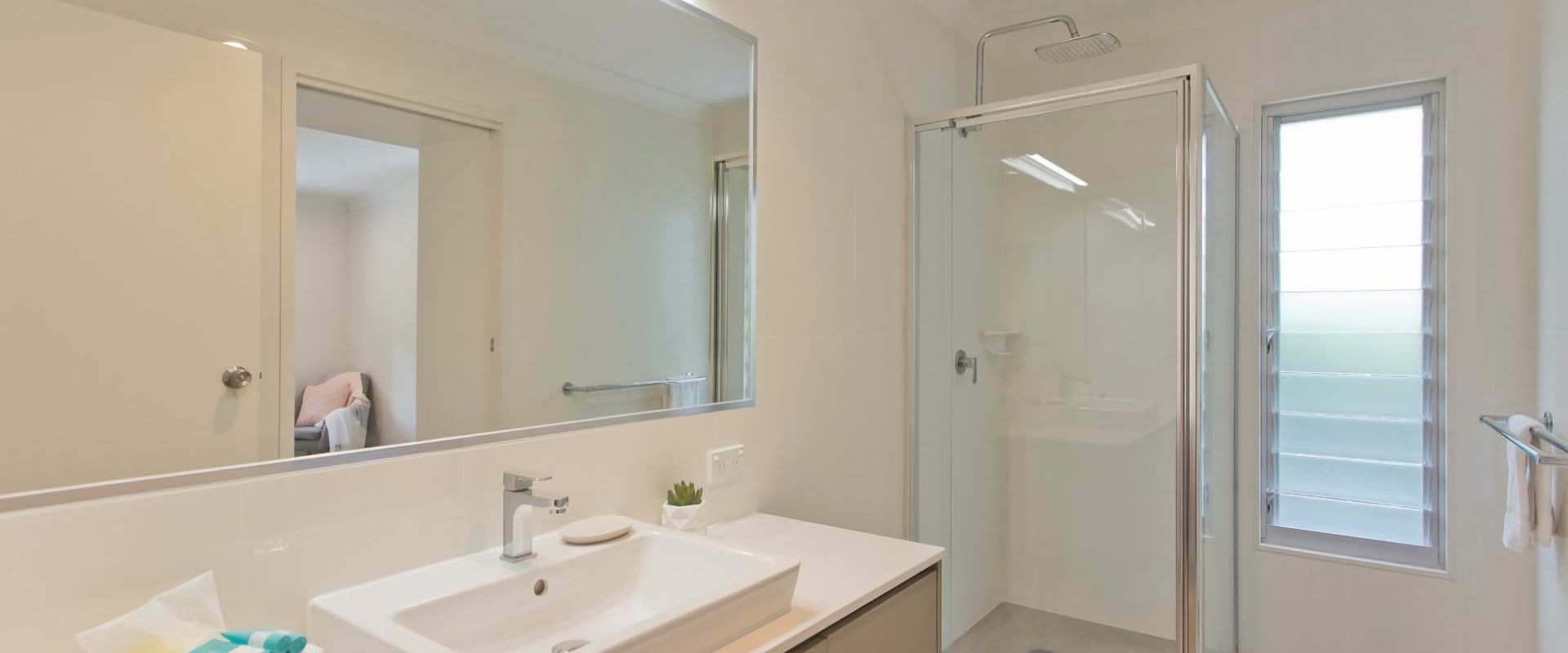 15 Depper St – Charming Beach Side Home in Lovely Location