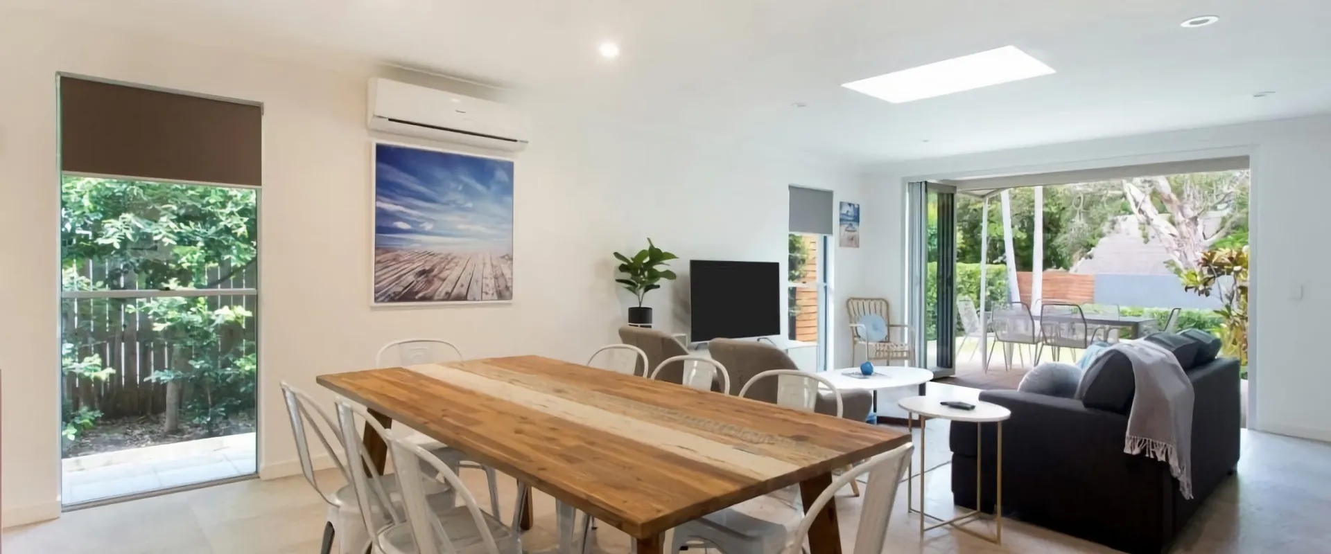 15 Depper St – Charming Beach Side Home in Lovely Location