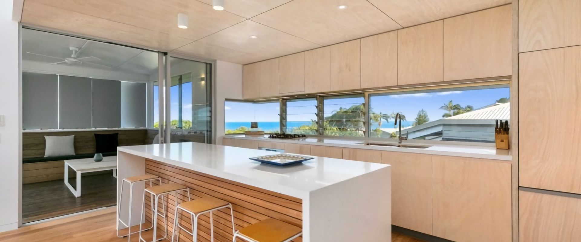 11 Seaview Tce – Spectacular Home with Stunning Ocean and Headland Views