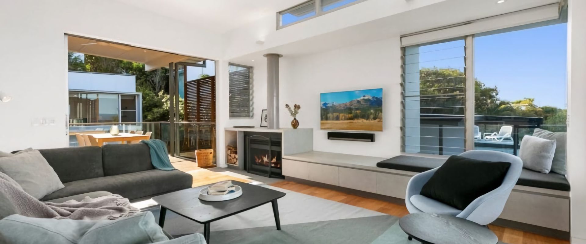 11 Seaview Tce – Spectacular Home with Stunning Ocean and Headland Views