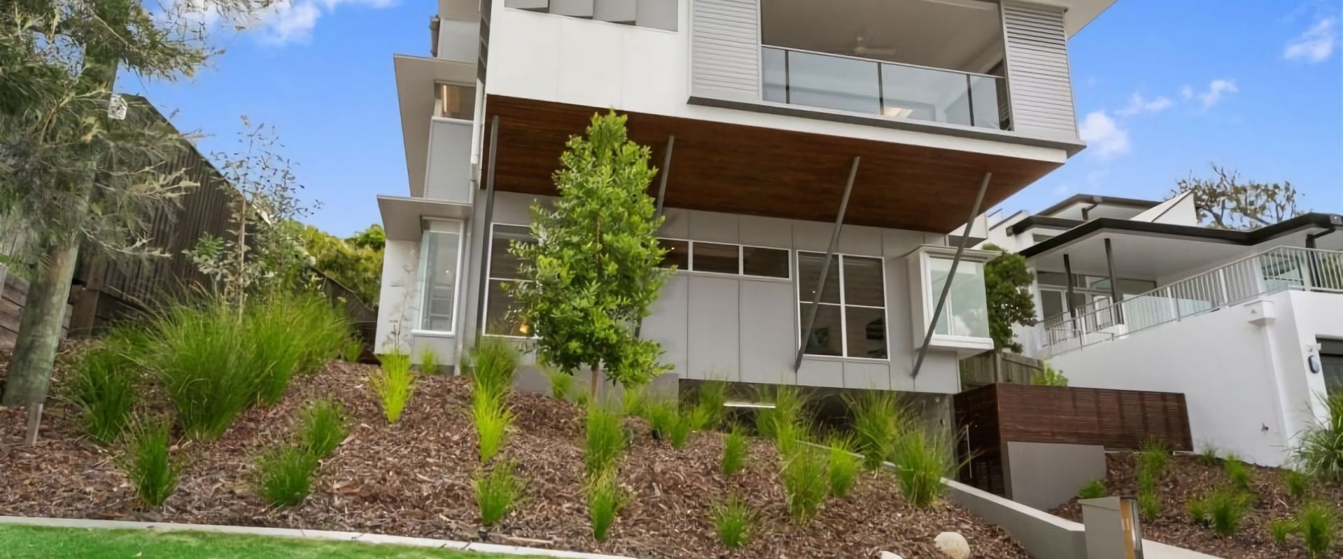 11 Seaview Tce – Spectacular Home with Stunning Ocean and Headland Views
