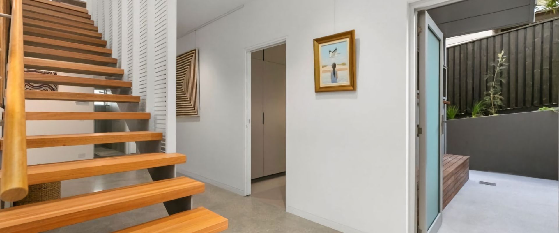 11 Seaview Tce – Spectacular Home with Stunning Ocean and Headland Views