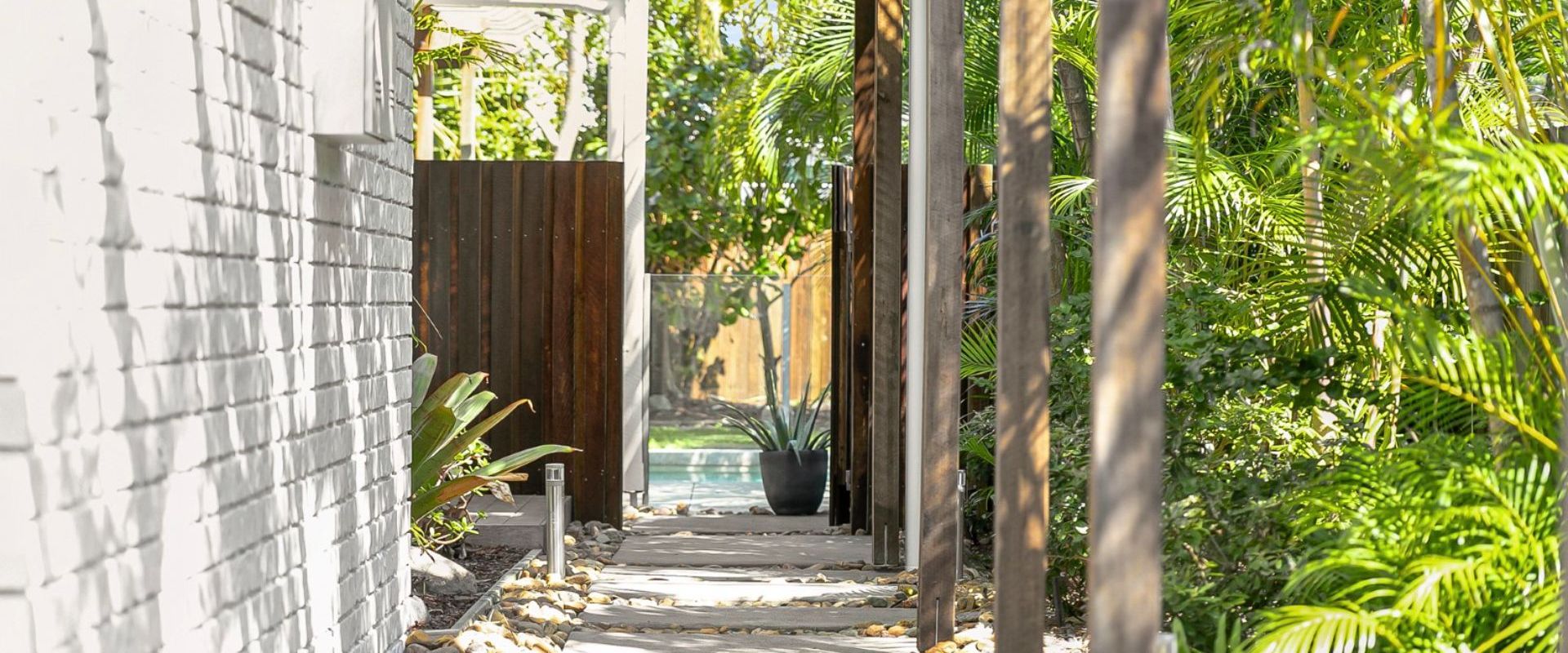 12 Elanda St – Luxurious Beachside Living
