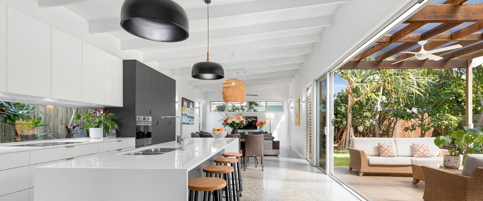 12 Elanda St – Luxurious Beachside Living