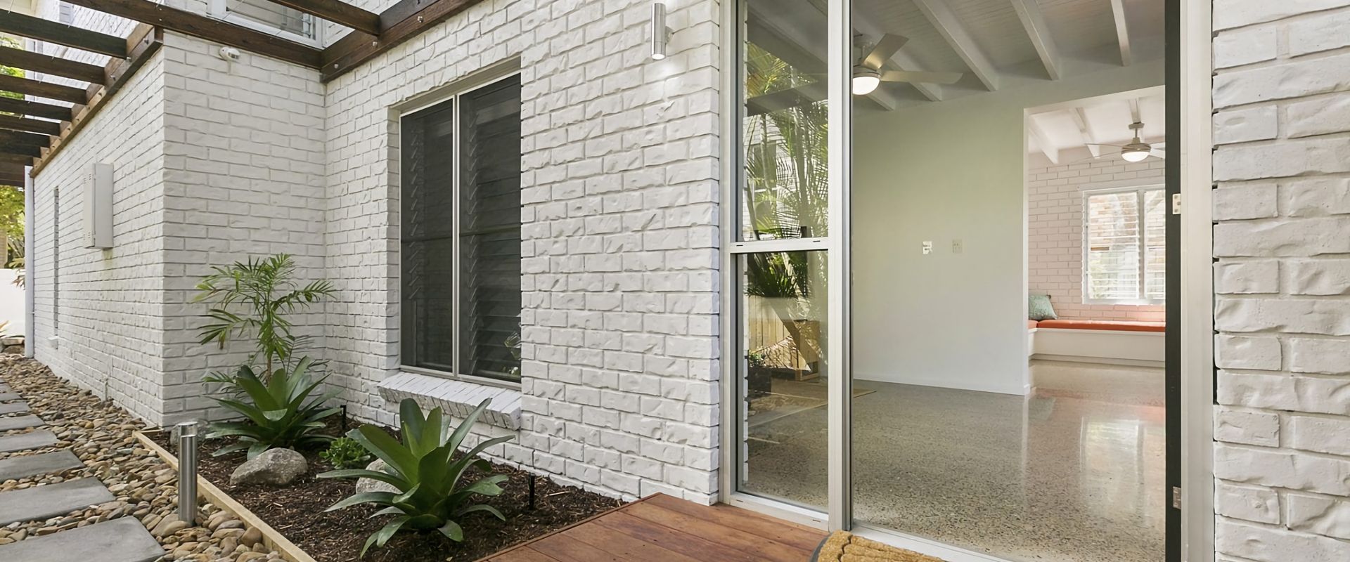12 Elanda St – Luxurious Beachside Living