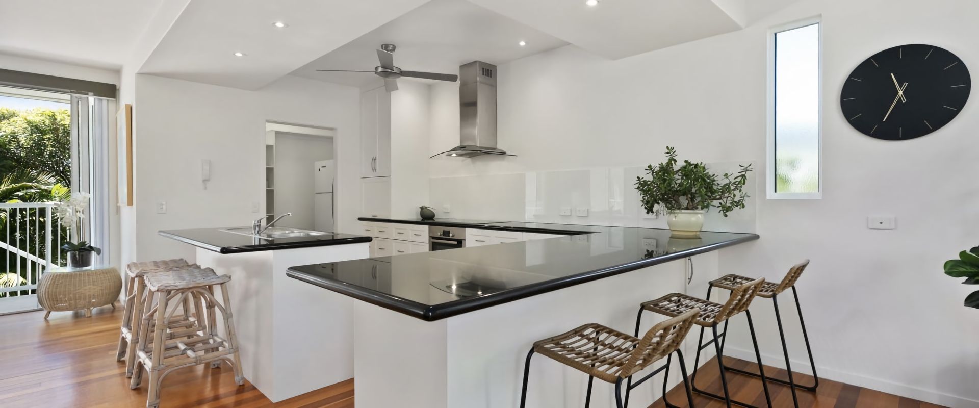 4 Maher Tce – Stately Residence with Beach Side Charm