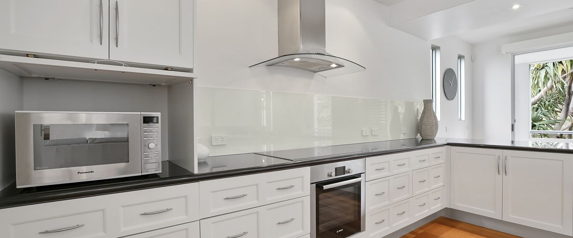 4 Maher Tce – Stately Residence with Beach Side Charm
