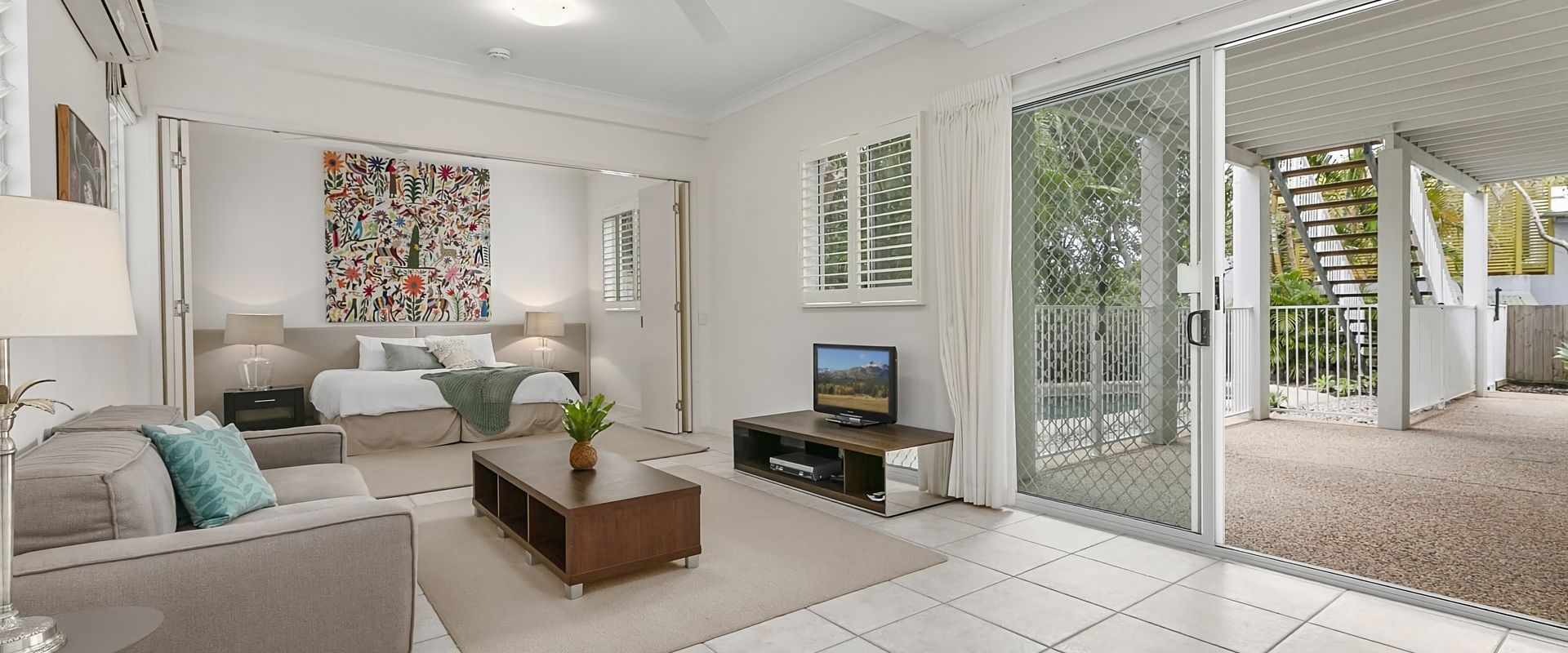 4 Maher Tce – Stately Residence with Beach Side Charm