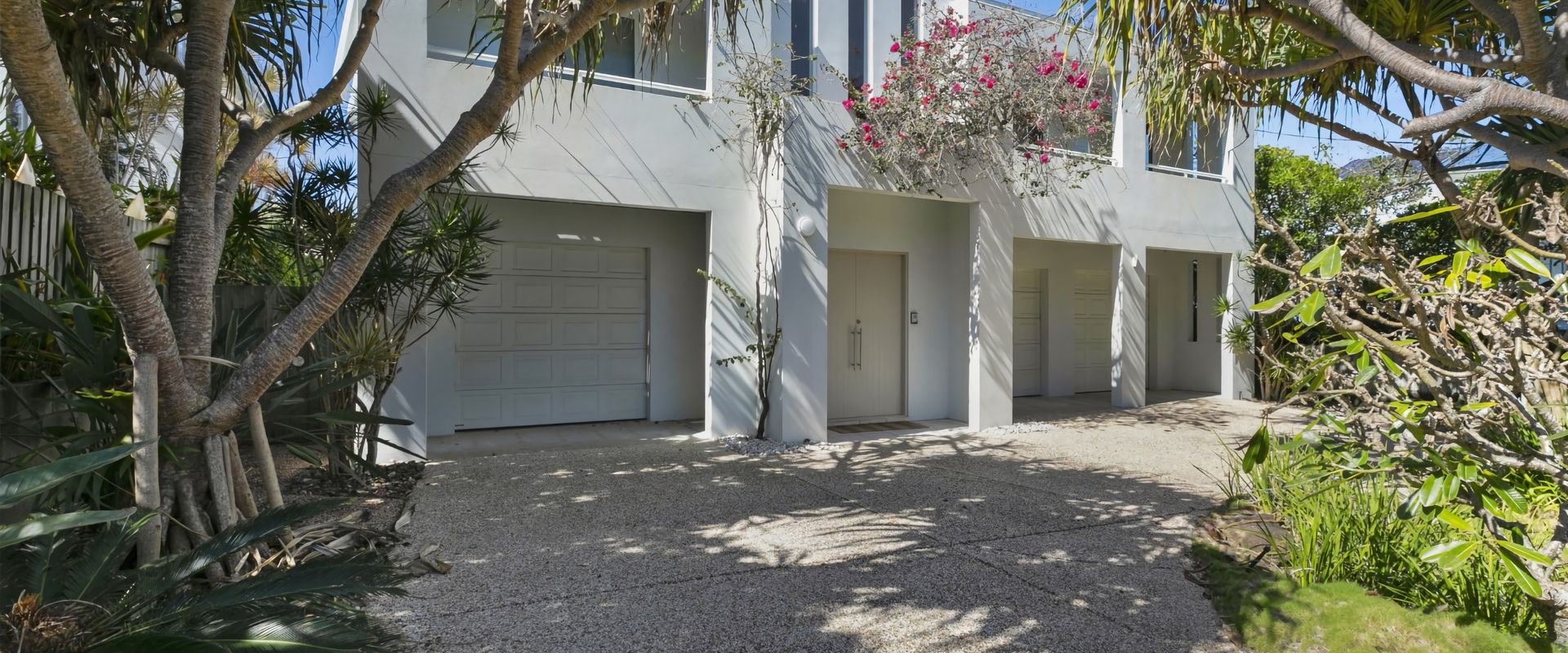 4 Maher Tce – Stately Residence with Beach Side Charm