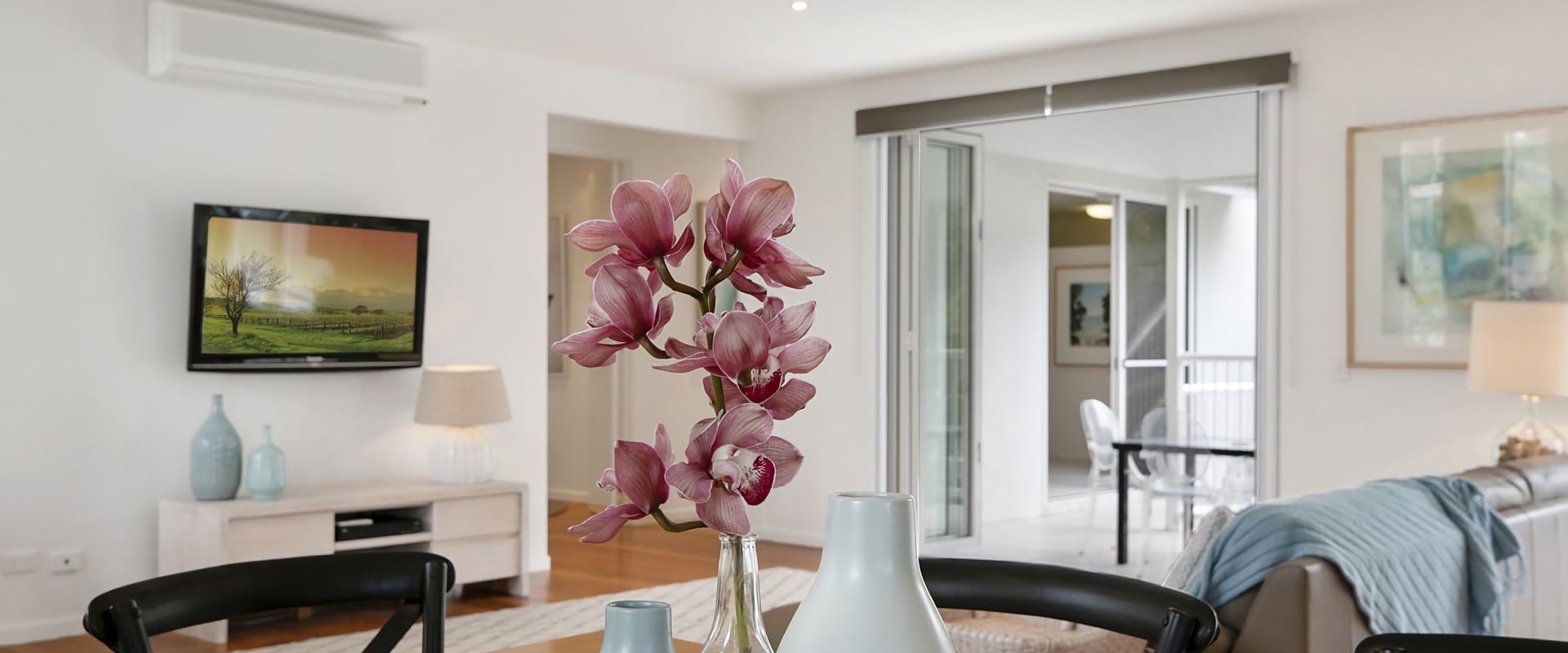 4 Maher Tce – Stately Residence with Beach Side Charm