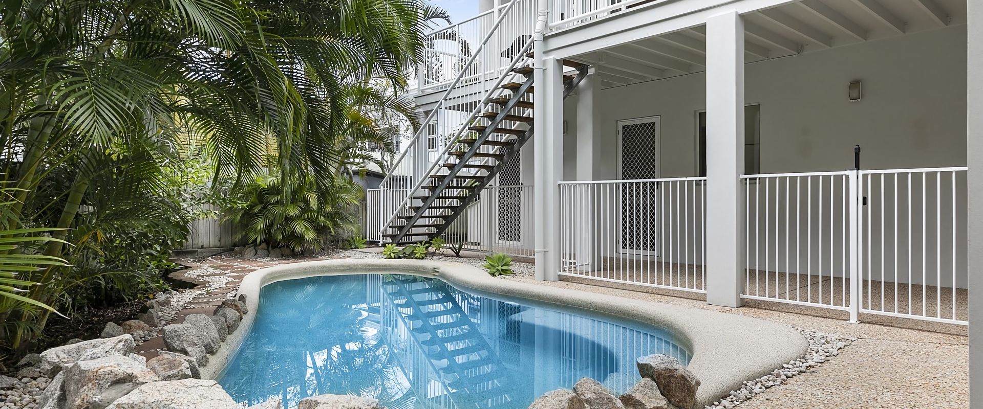 4 Maher Tce – Stately Residence with Beach Side Charm