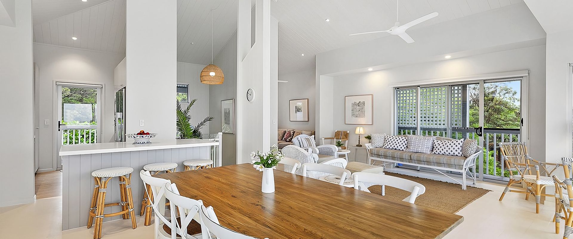 10 Enterprise St – Prestigious Home with Breathtaking Views