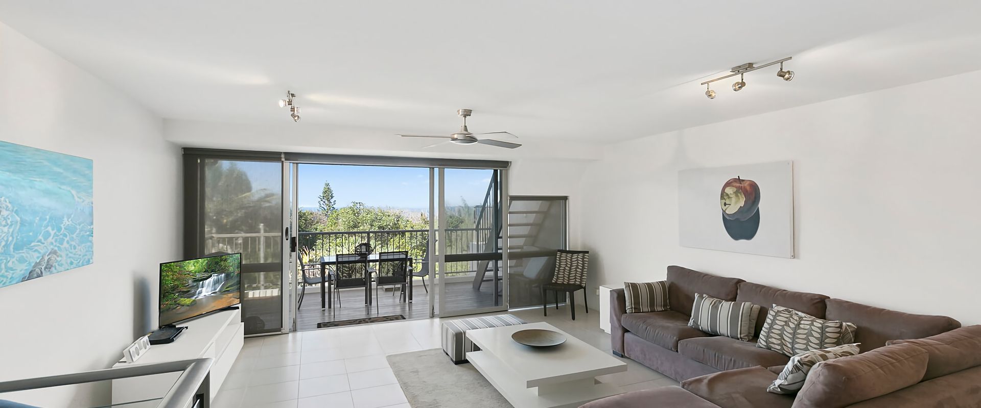 3 Ocean Terraces – Split Level Apartment At The Beach